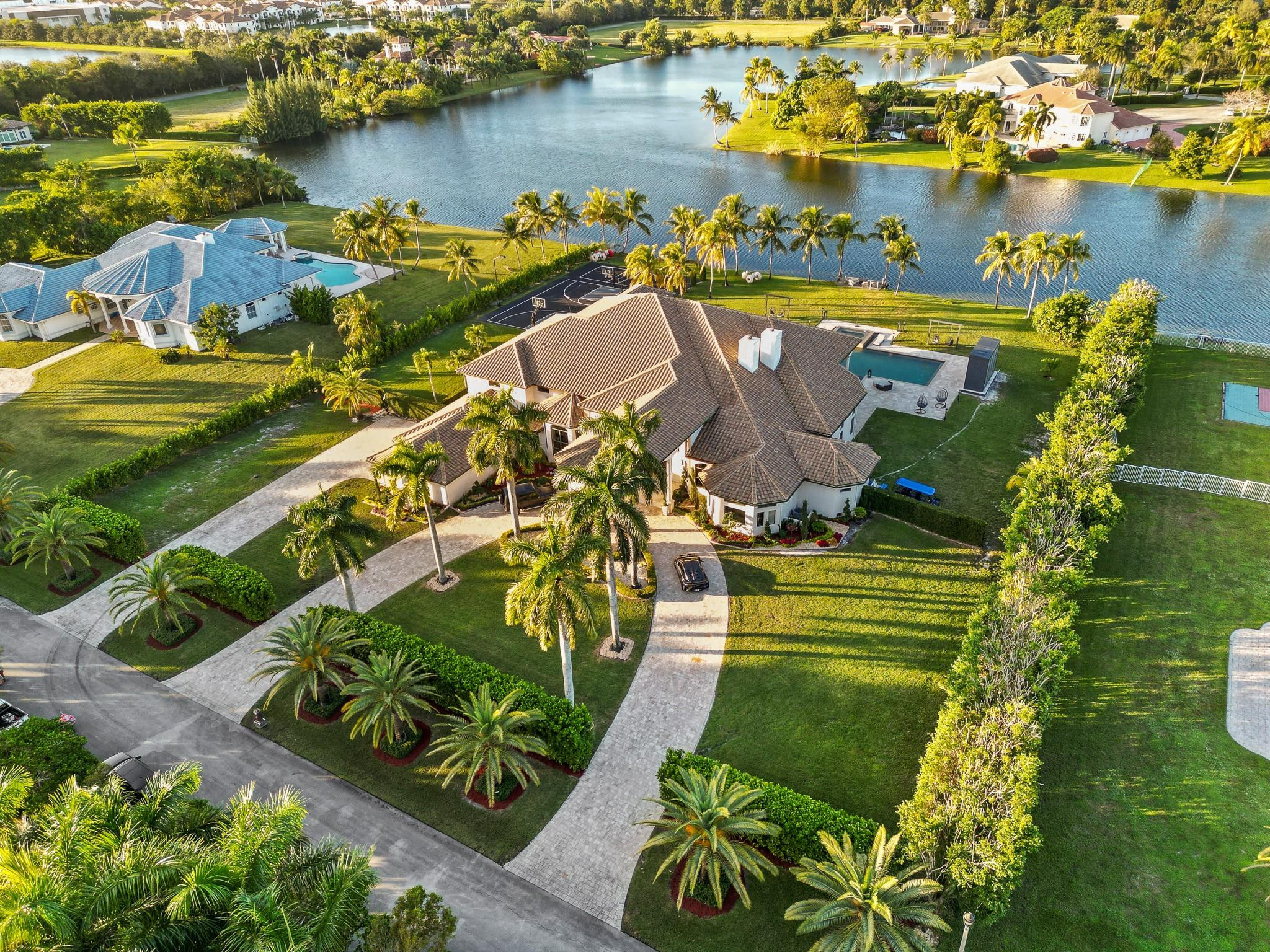 EXOTIC ACRES - Residential