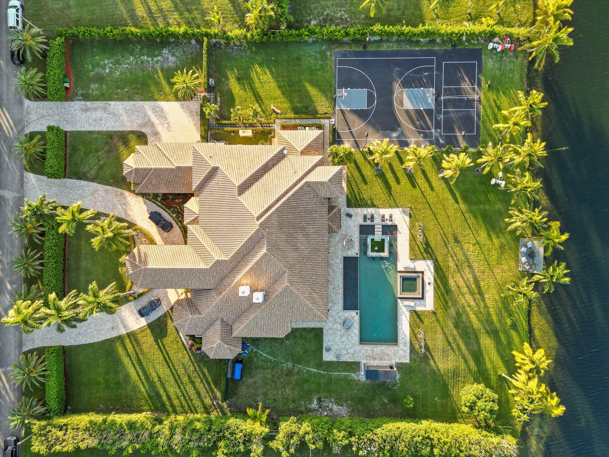 EXOTIC ACRES - Residential