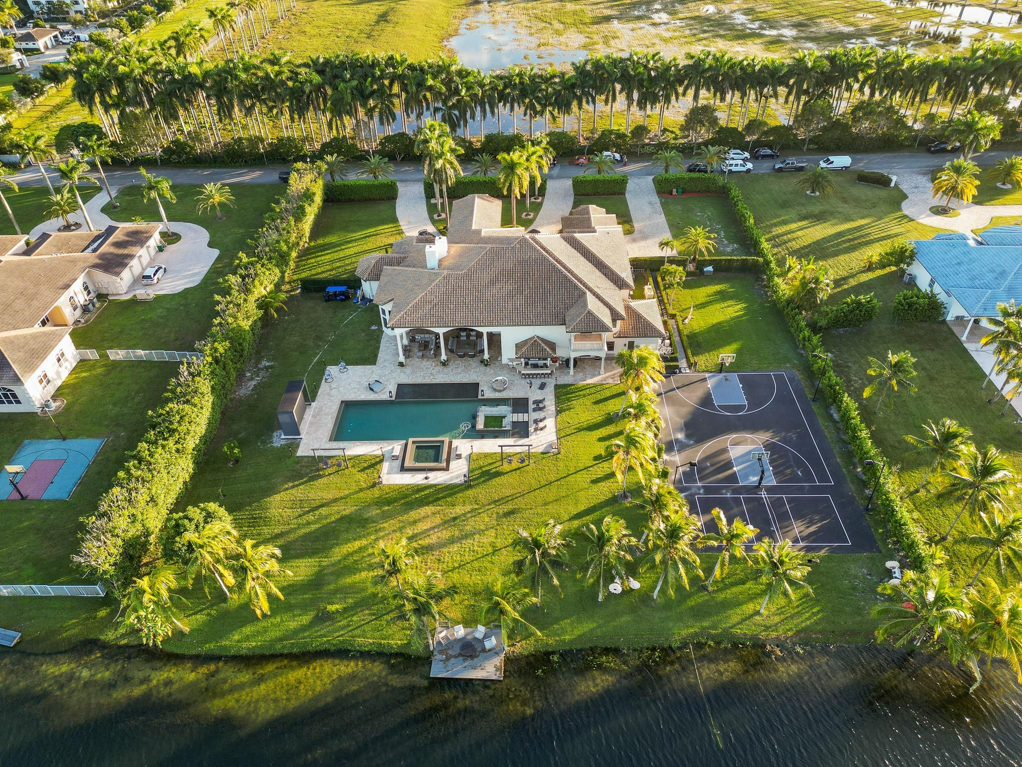 EXOTIC ACRES - Residential