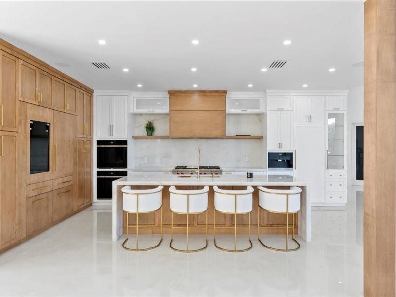 EXOTIC ACRES - Residential