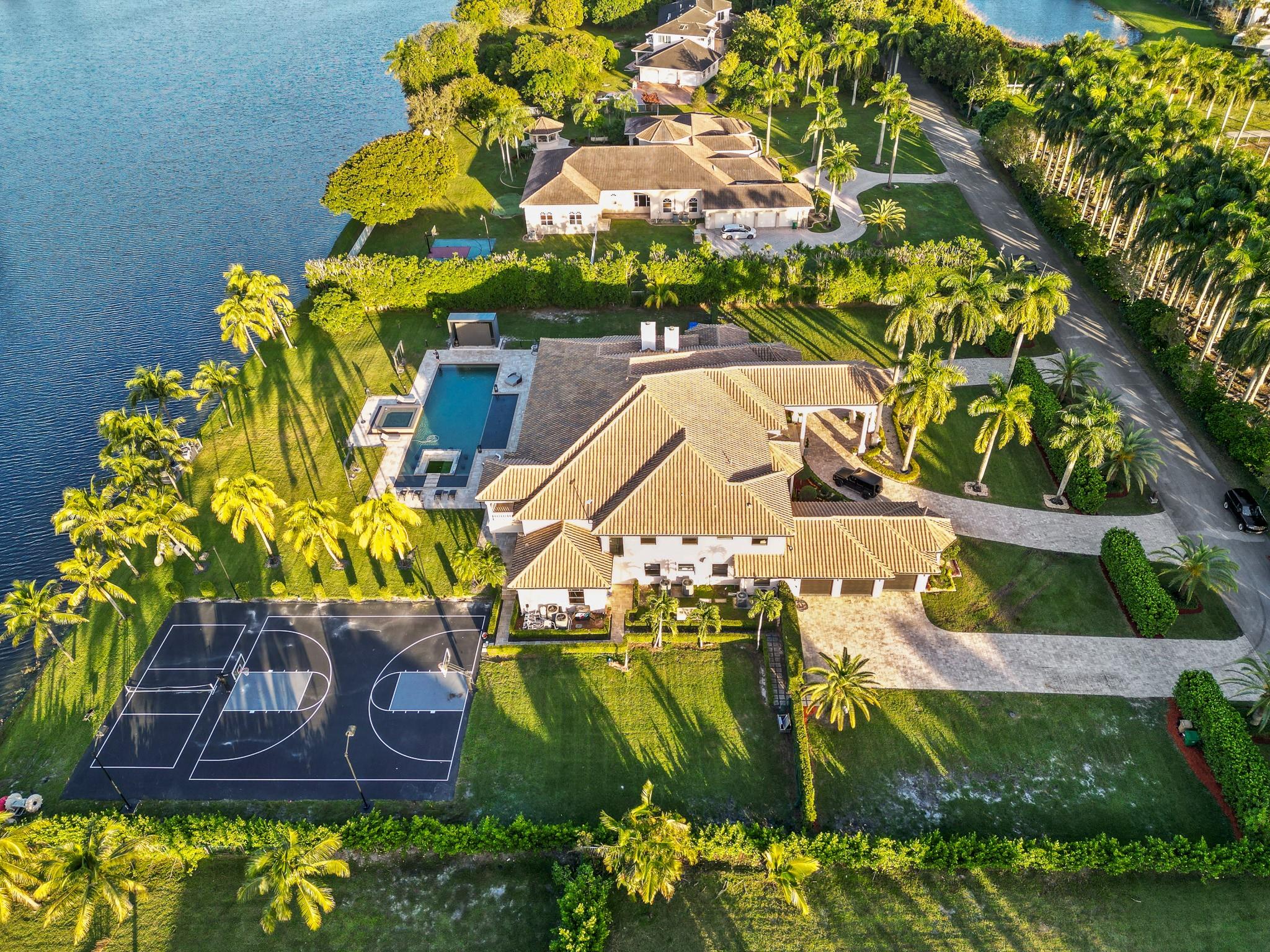 EXOTIC ACRES - Residential