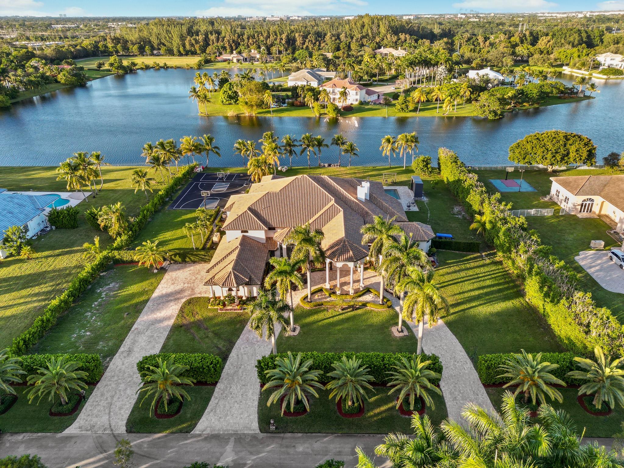 EXOTIC ACRES - Residential