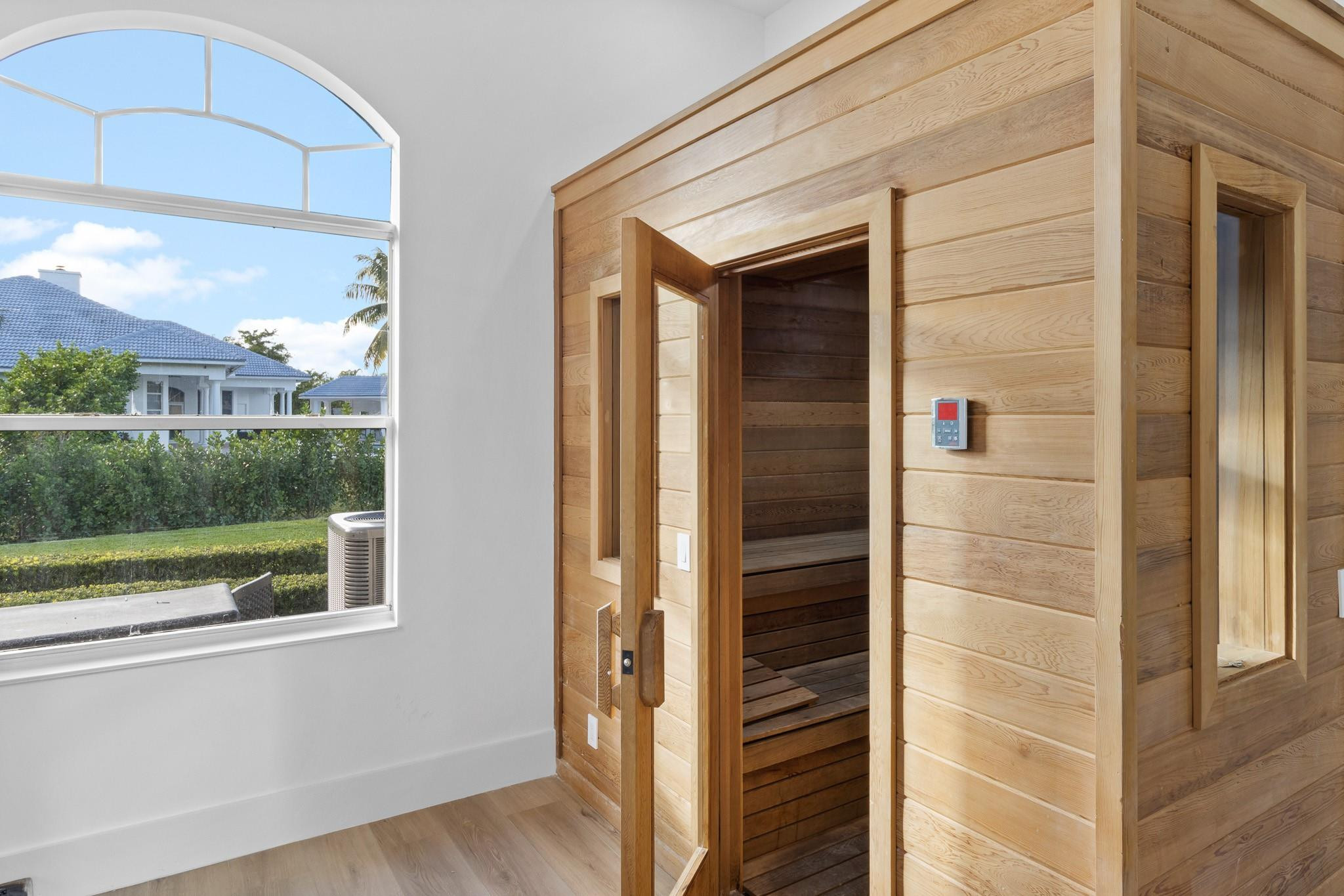 EXOTIC ACRES - Residential