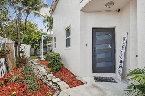 Tiny photo for 226 NW 75th Way, Plantation, FL 33317 (MLS # F10550732)