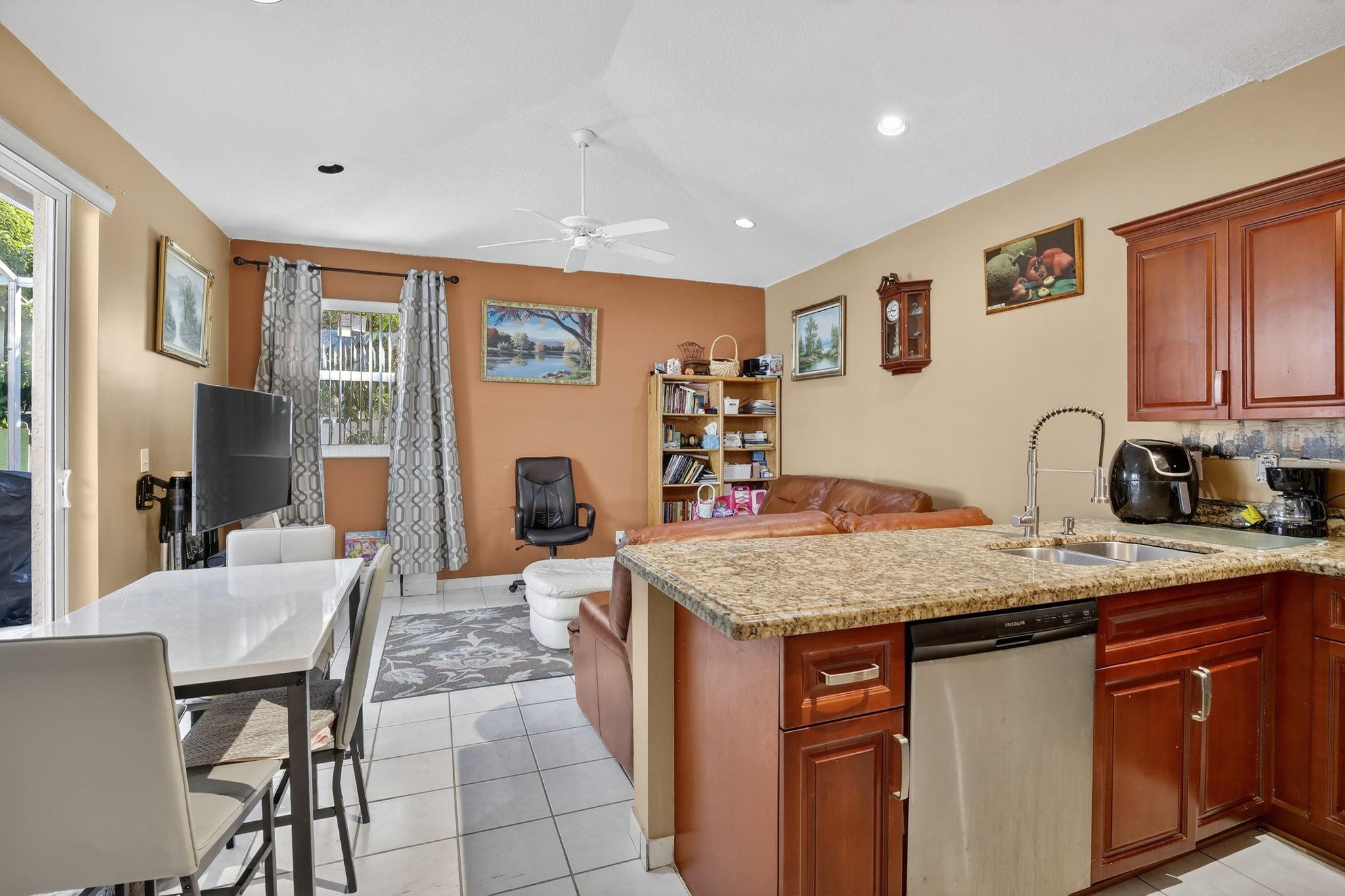 Lakes Of Newport II 158-2 - Residential