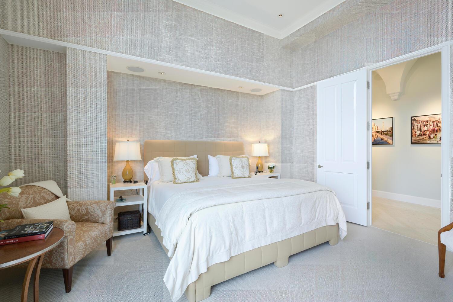 PLAZA OF THE PALM BEACHES - Residential