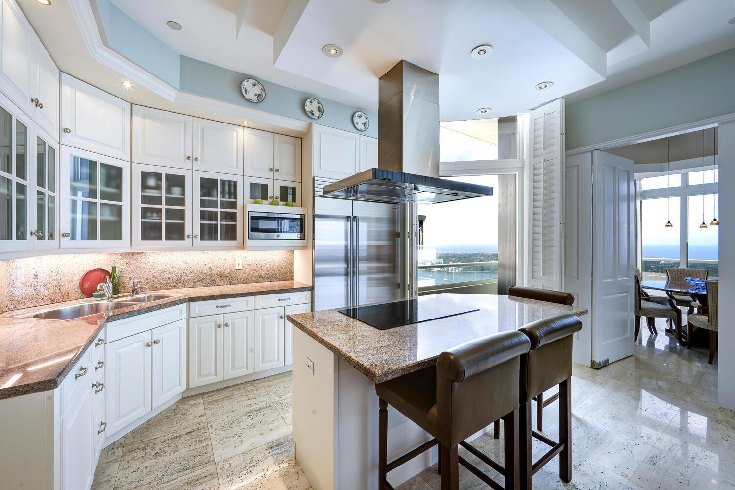 PLAZA OF THE PALM BEACHES - Residential