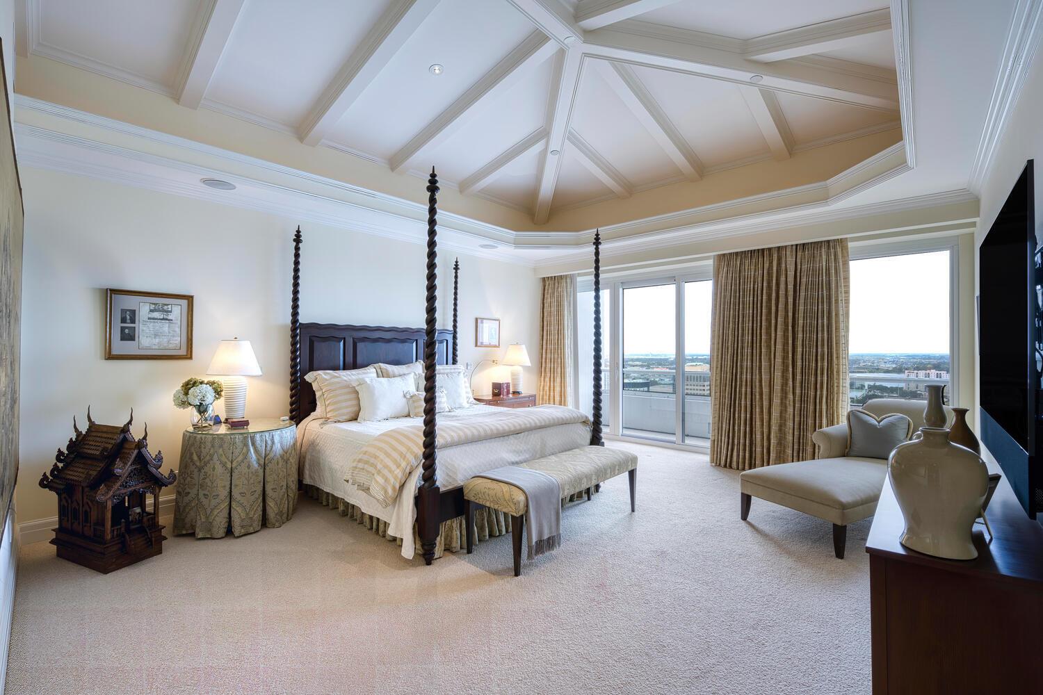 PLAZA OF THE PALM BEACHES - Residential