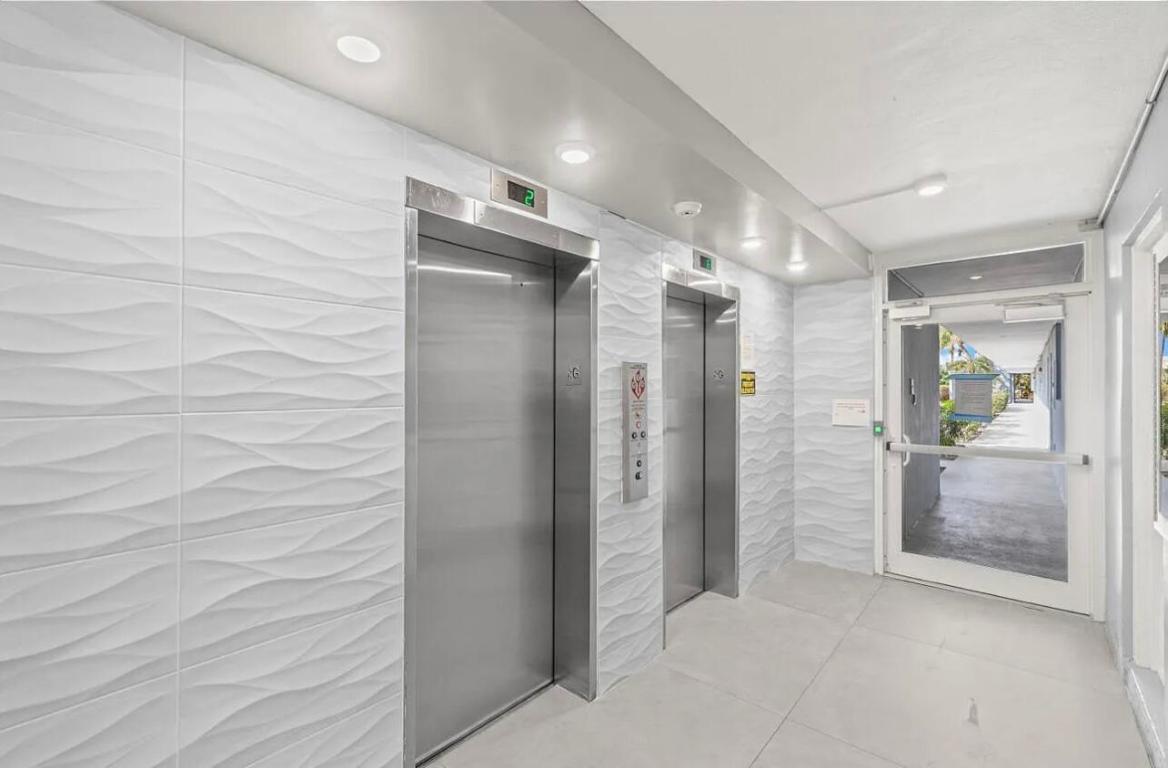 BOCA TEECA CONDO 3 - Residential