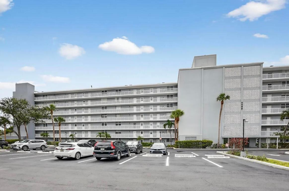 BOCA TEECA CONDO 3 - Residential