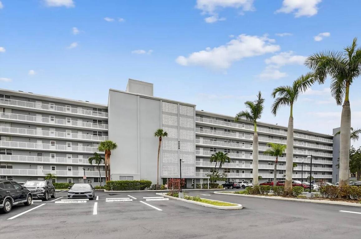 BOCA TEECA CONDO 3 - Residential