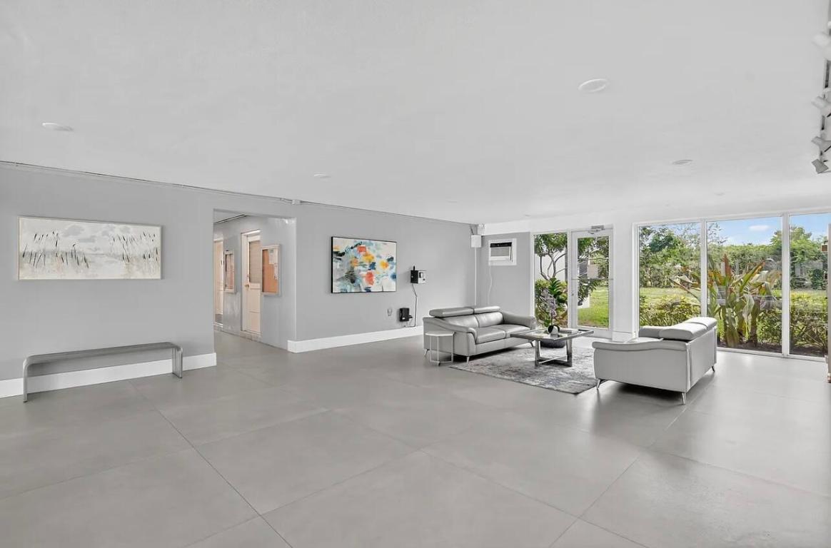 BOCA TEECA CONDO 3 - Residential