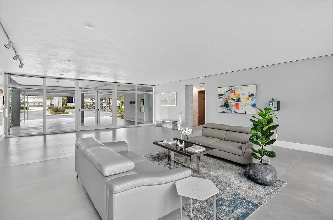 BOCA TEECA CONDO 3 - Residential