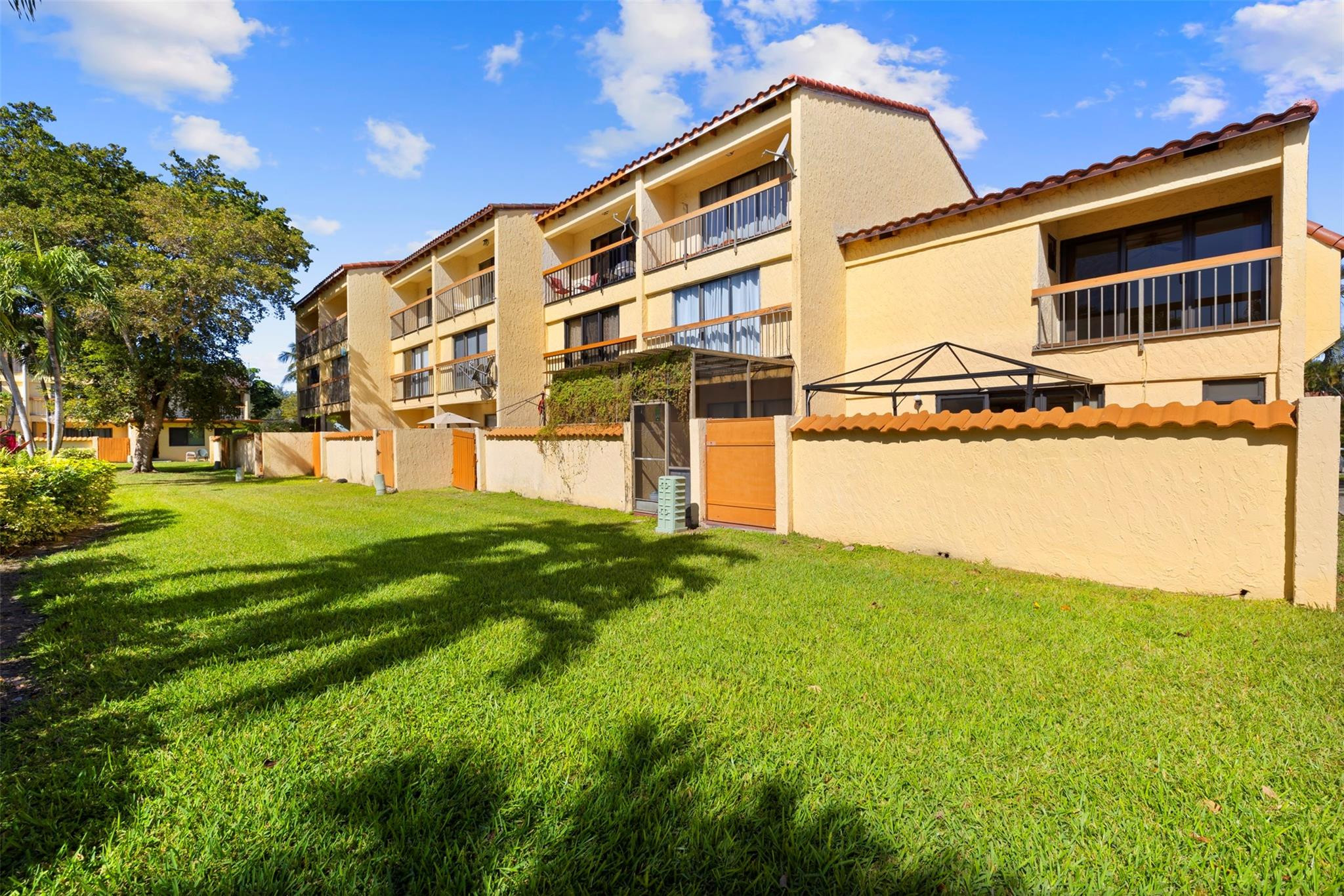 Del Rio Village - Residential