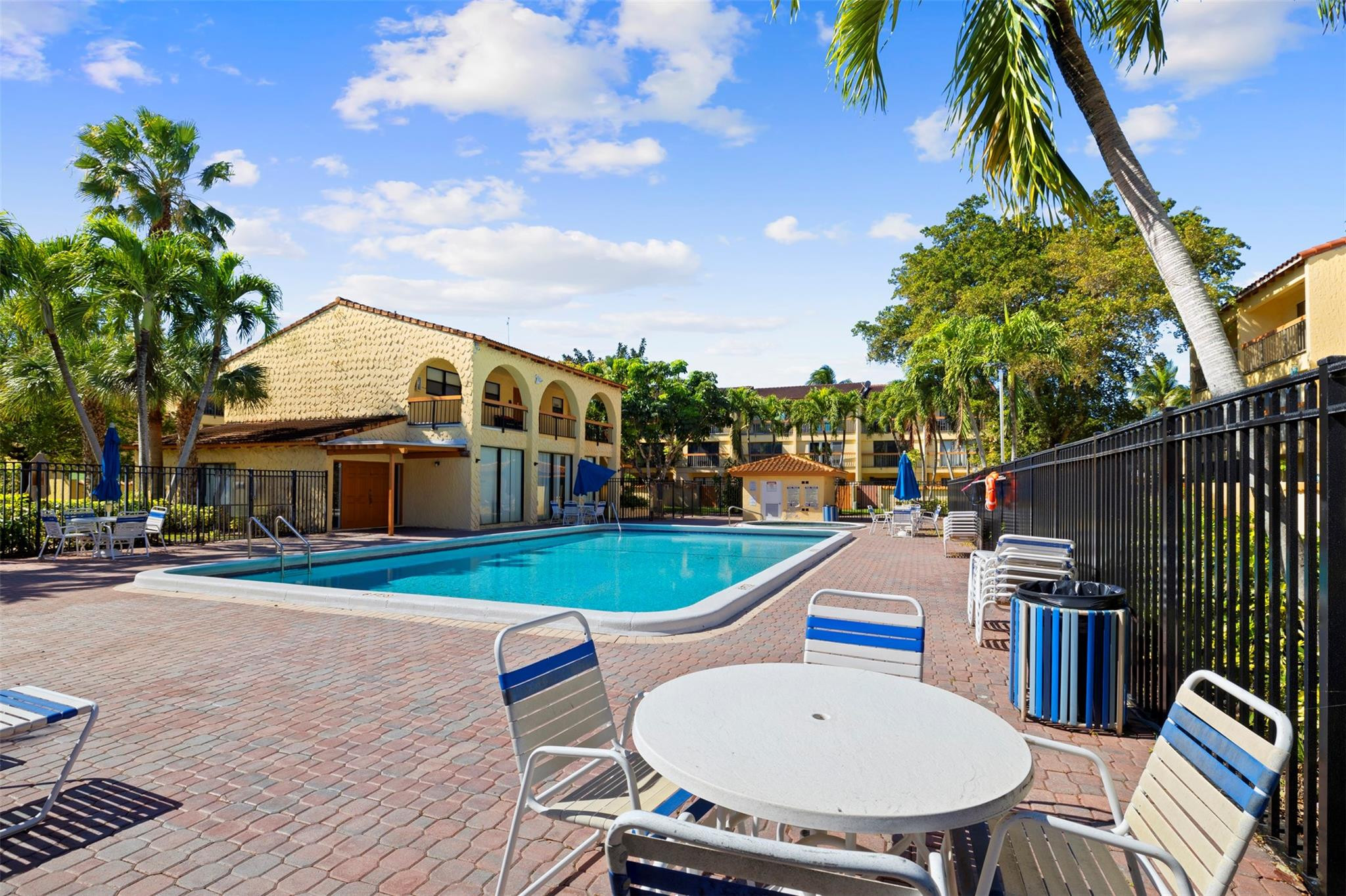 Del Rio Village - Residential