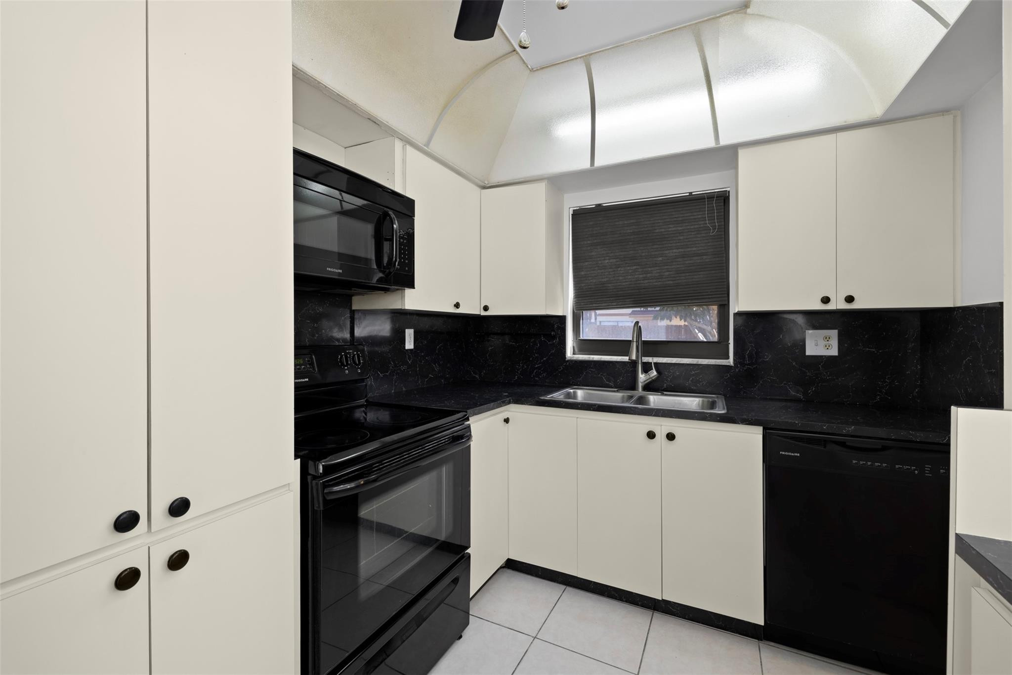 Del Rio Village - Residential