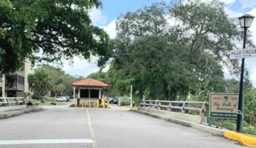 INVERRARY COUNTRY CLUB - Residential