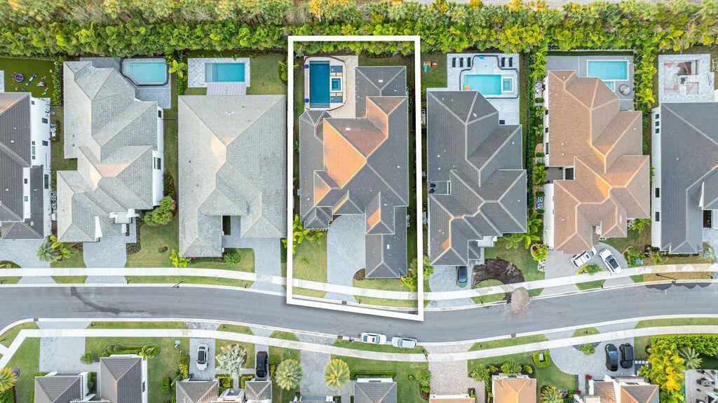 ROYAL PALM POLO - Residential