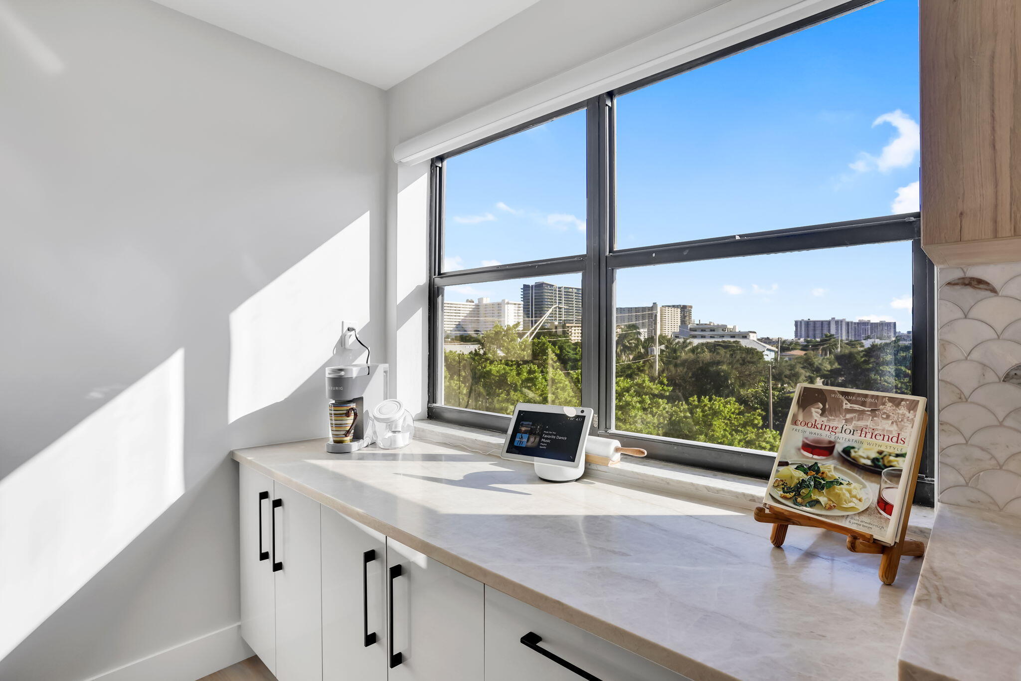 1401 N Riverside Drive 501