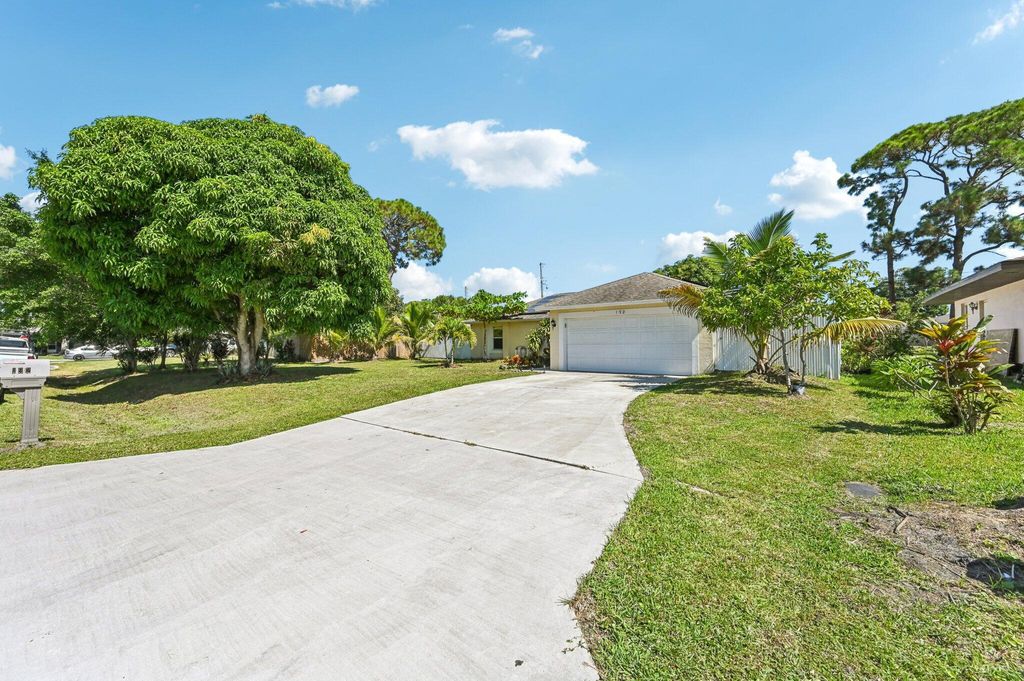 Photo of 192 NE Caprona Avenue, Port Saint Lucie, FL 34983 (MLS # R11116644)