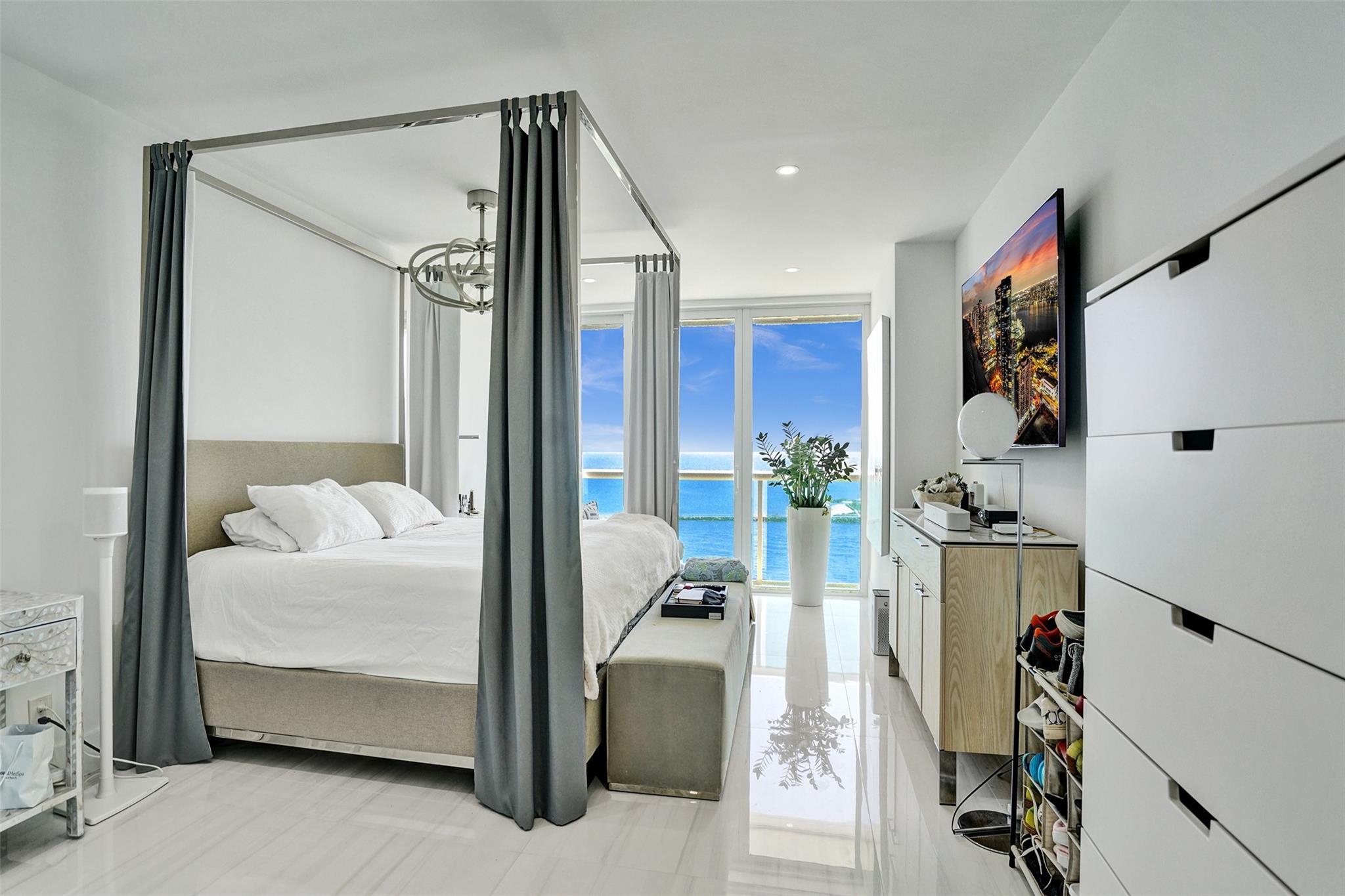 Point of Americas 1 - Residential