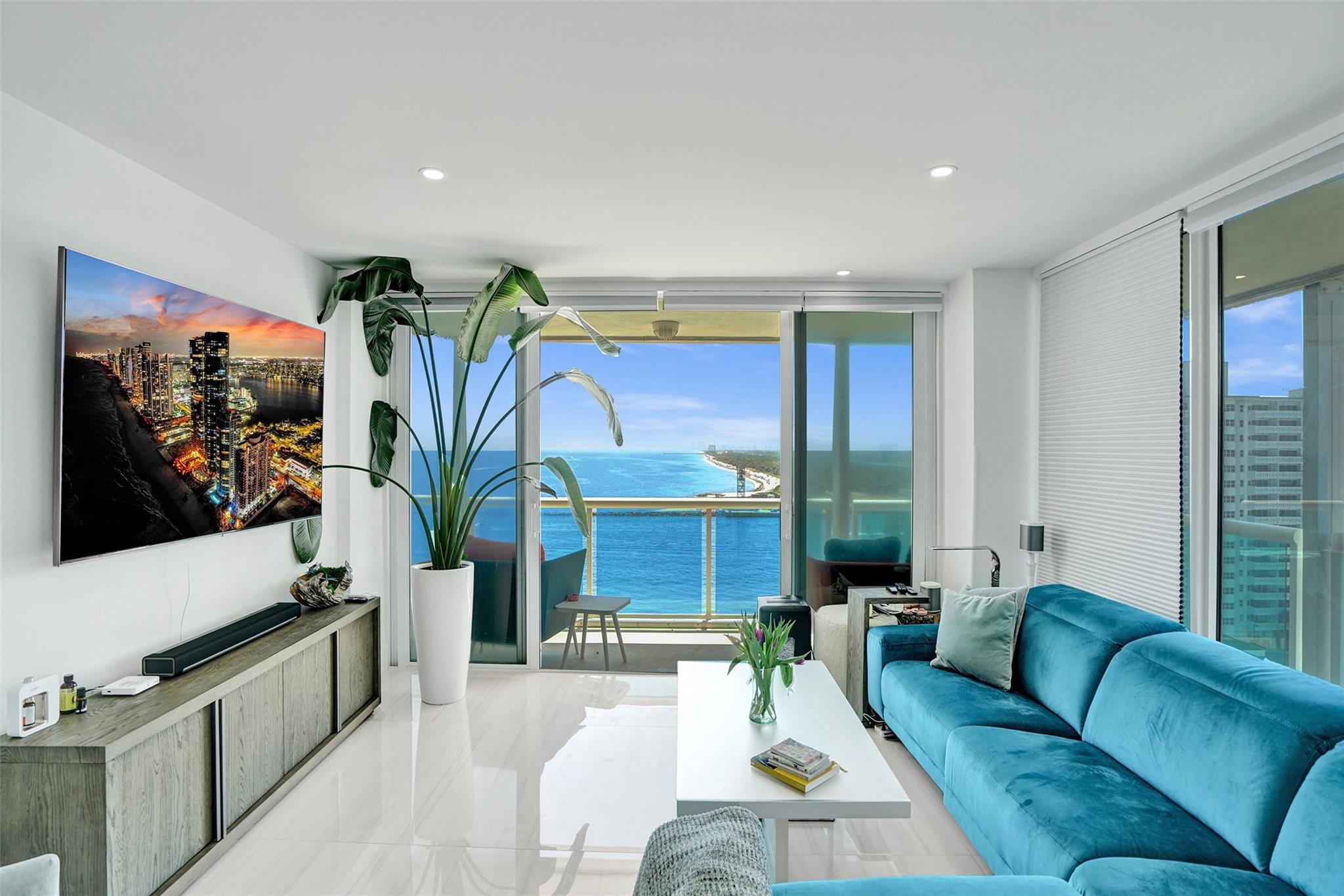 Point of Americas 1 - Residential