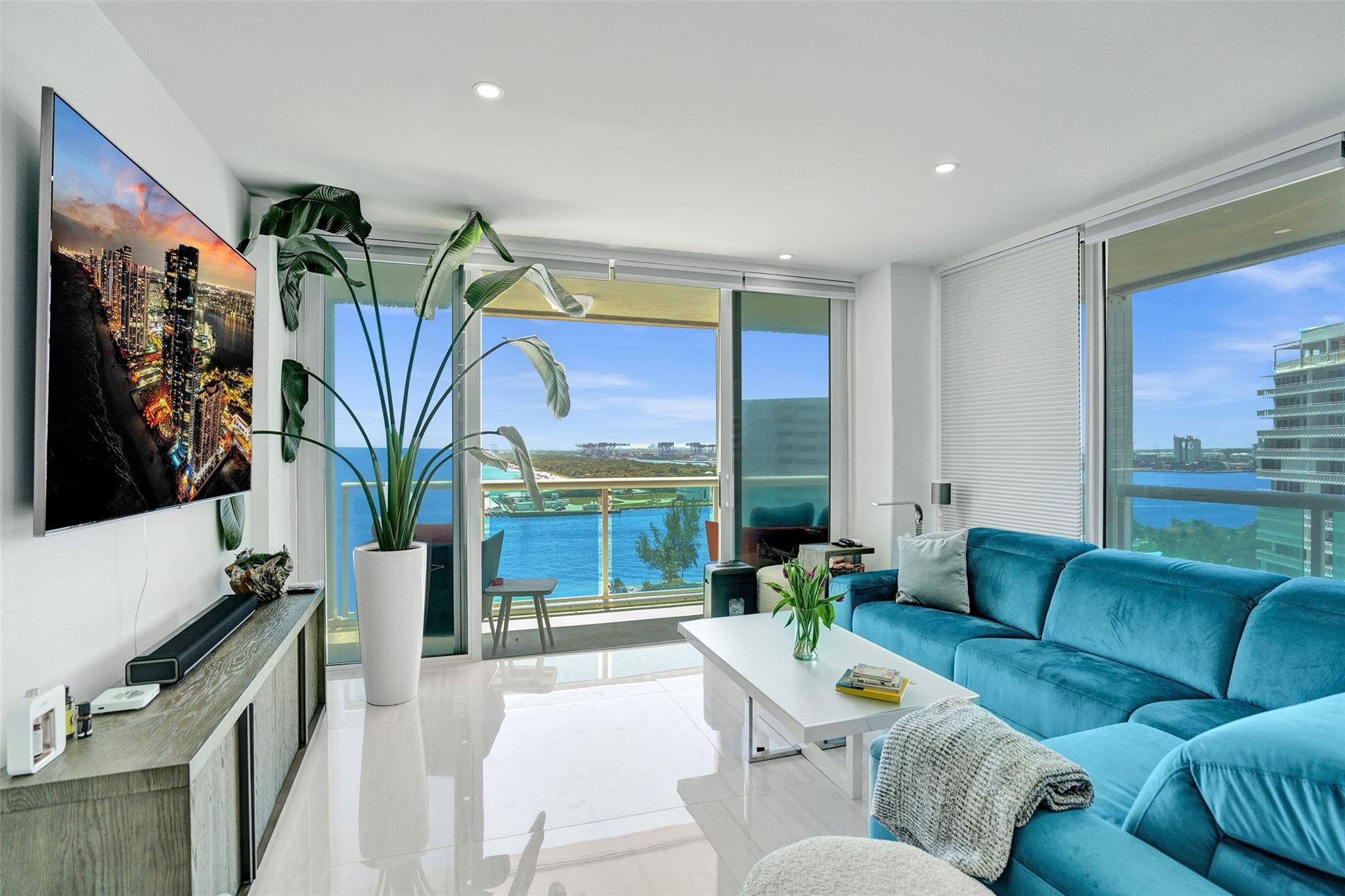 Point of Americas 1 - Residential