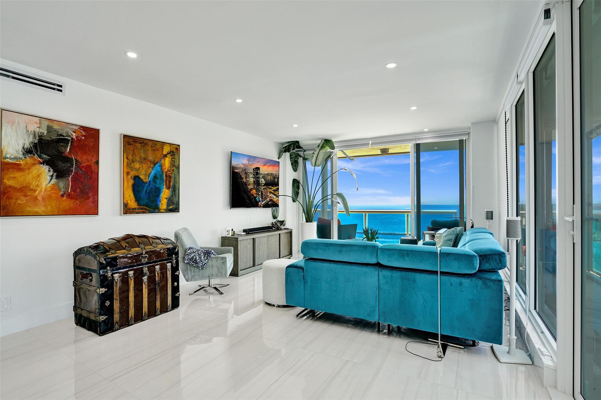 Point of Americas 1 - Residential