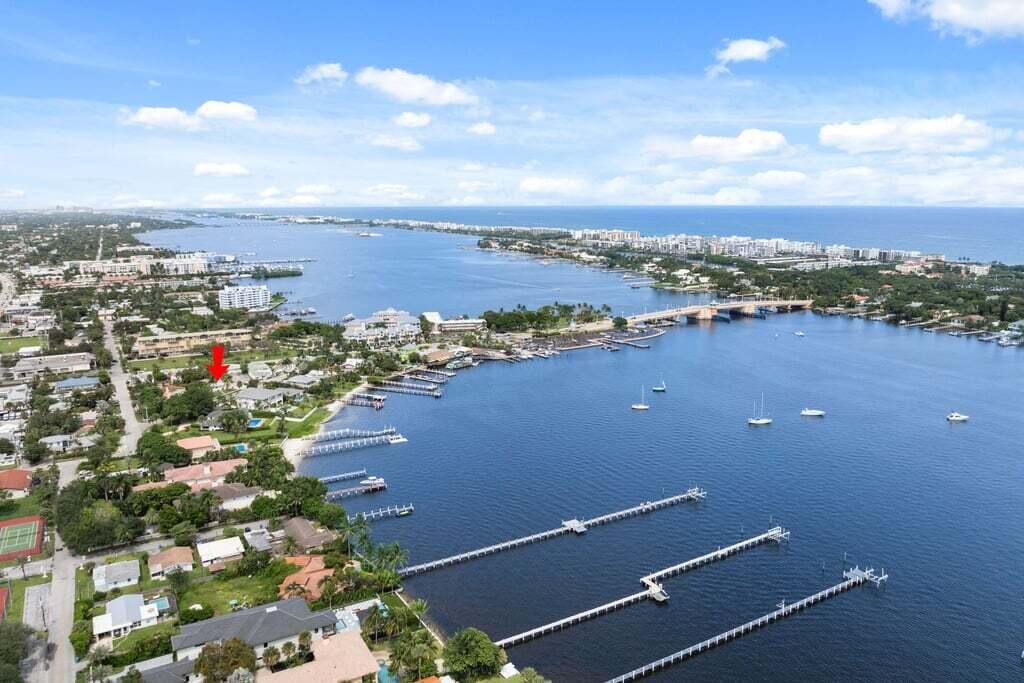 Photo of 121 S Lake Drive #B, Lantana, FL 33462 (MLS # R11129930)