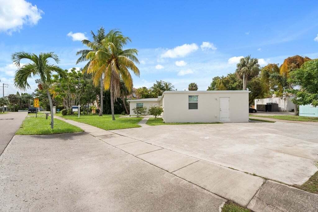 LANTANA POINT ADD IN - Residential Lease