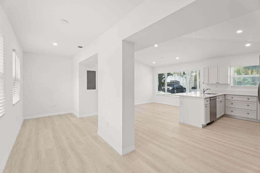 LANTANA POINT ADD IN - Residential Lease