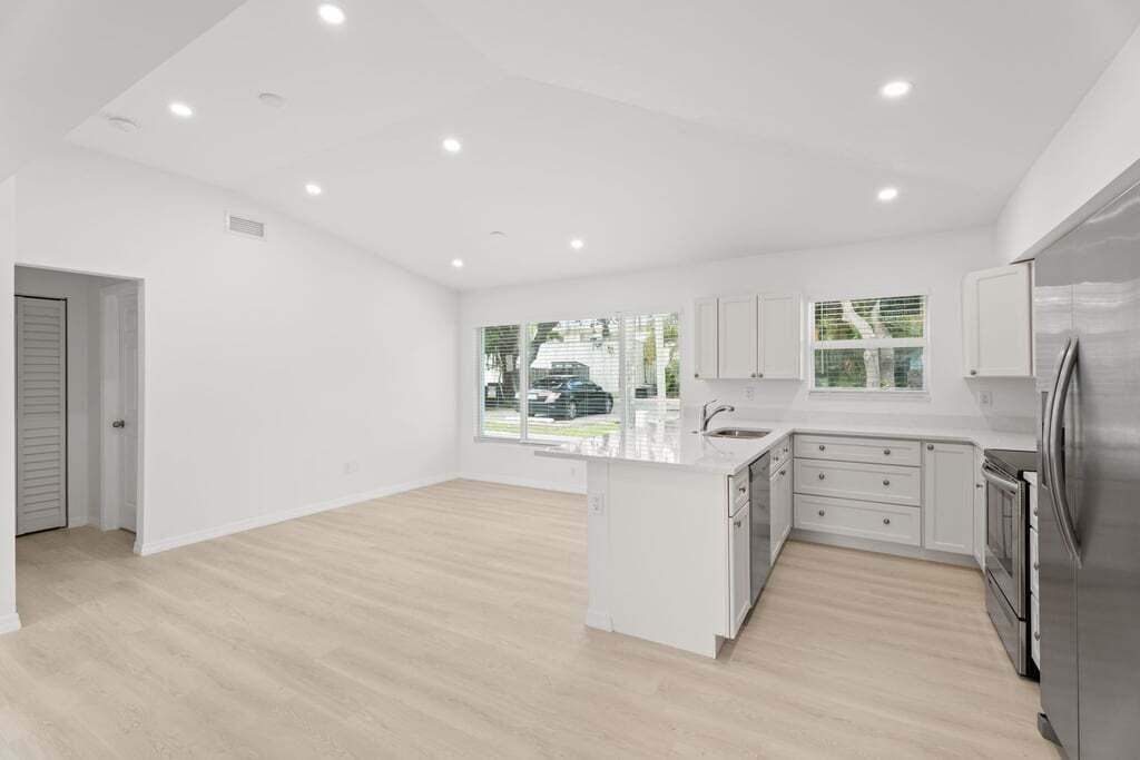 LANTANA POINT ADD IN - Residential Lease