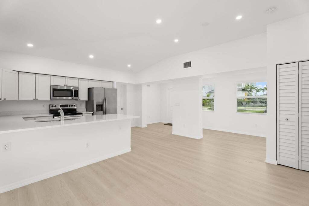 LANTANA POINT ADD IN - Residential Lease