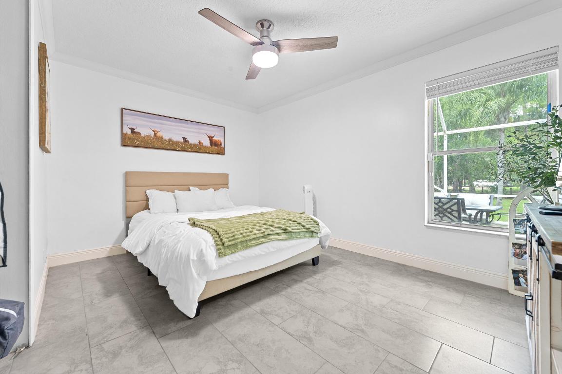 10-43-40~ W 209.7 FT OF E   2182 FT OF N 237.9 FT - Residential