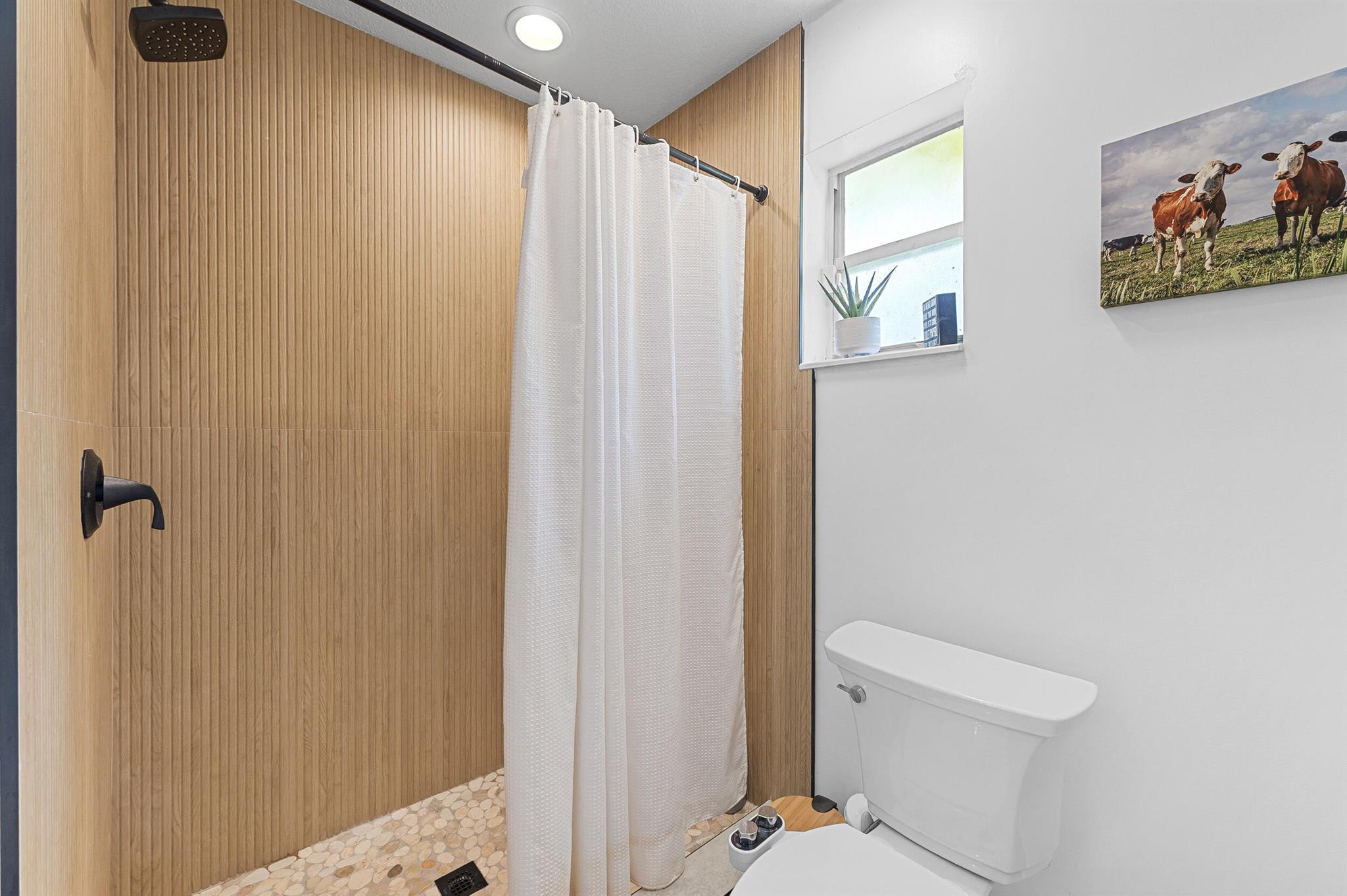 10-43-40~ W 209.7 FT OF E - Residential