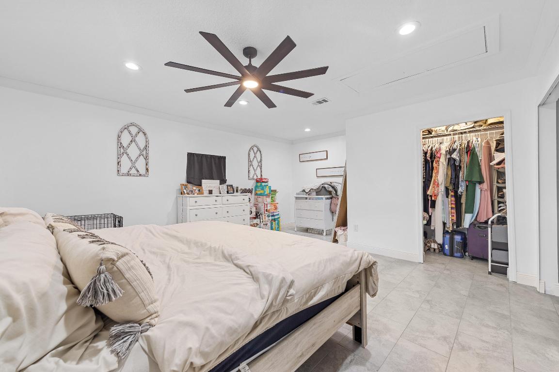 10-43-40~ W 209.7 FT OF E   2182 FT OF N 237.9 FT - Residential