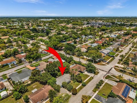 8211 NW 47th St Lauderhill FL 33351