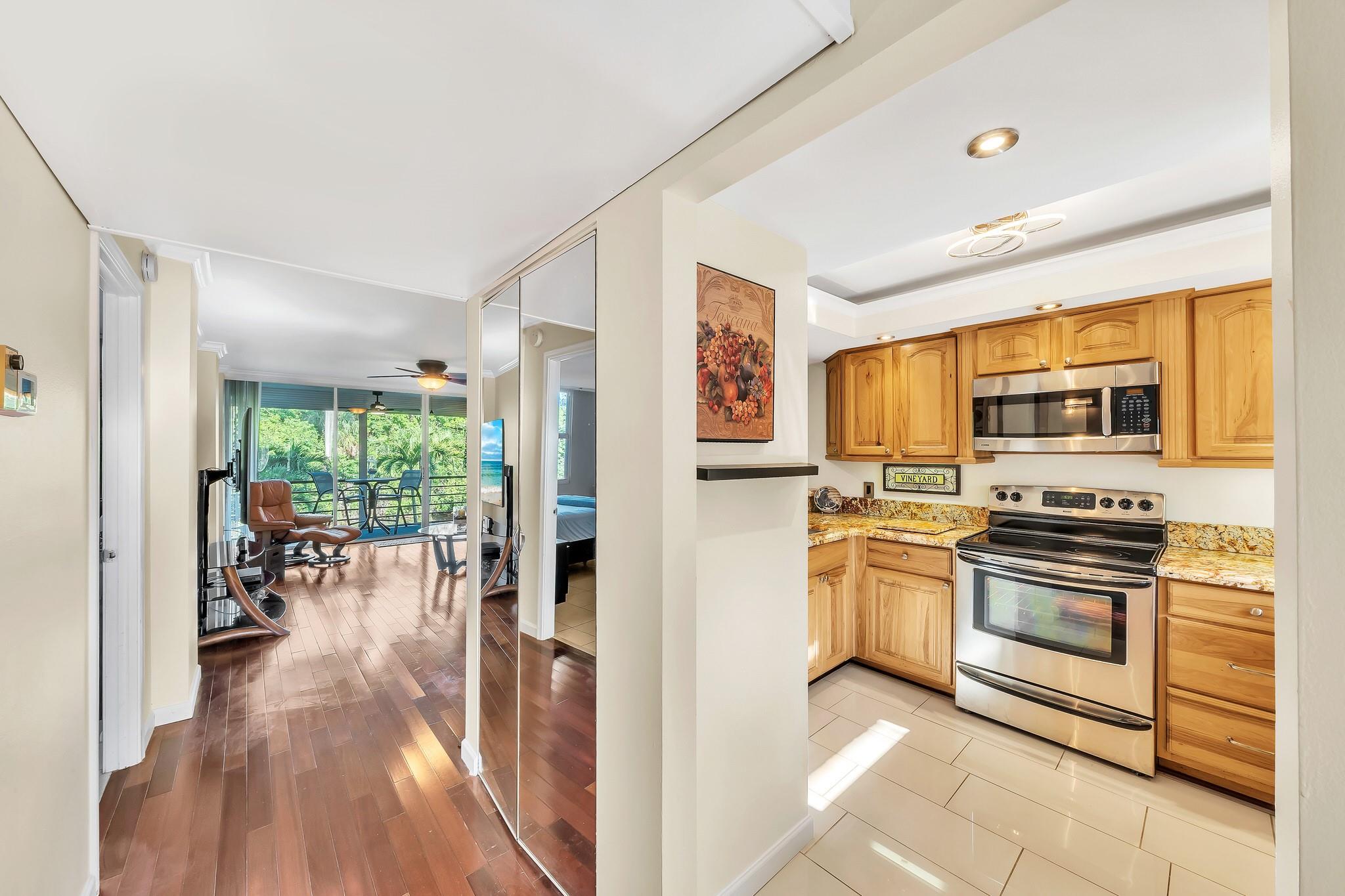 102 Royal Park Dr 2E