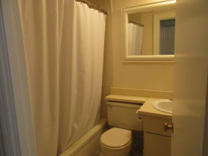 PALM BEACH HOTEL COND DECL 2-12-81 - Residential Lease