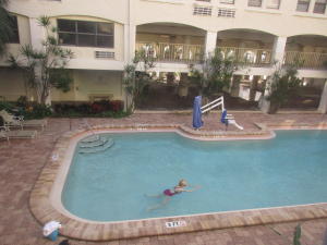 PALM BEACH HOTEL COND DECL 2-12-81 - Residential Lease