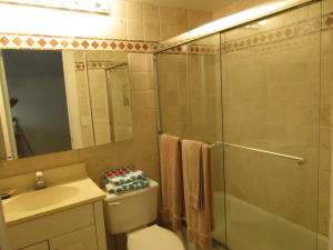 PALM BEACH HOTEL COND DECL 2-12-81 - Residential Lease