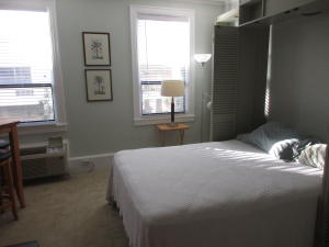 PALM BEACH HOTEL COND DECL 2-12-81 - Residential Lease