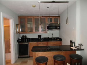 PALM BEACH HOTEL COND DECL 2-12-81 - Residential Lease