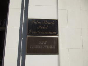 PALM BEACH HOTEL COND DECL 2-12-81 - Residential Lease