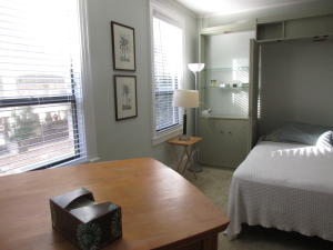 PALM BEACH HOTEL COND DECL 2-12-81 - Residential Lease