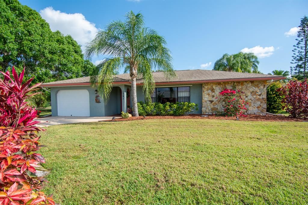 Photo of 1391 SE San Souci Lane, Port St Lucie, FL 34952 (MLS # R10873803)