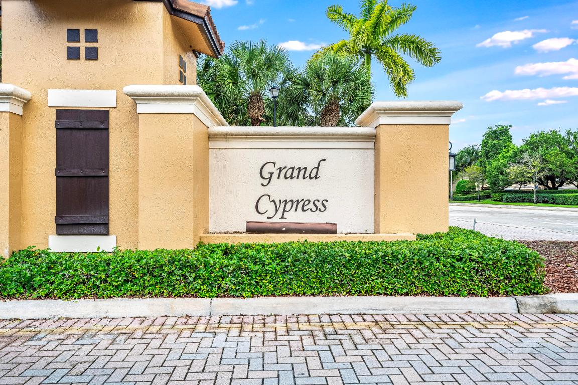GRAND CYPRESS REPLAT - Residential