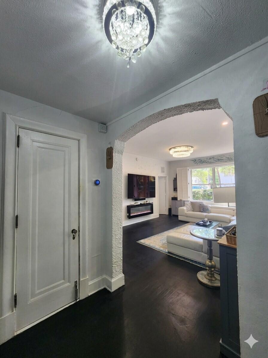 THE ESPLANADE BEACH CONDO - Residential