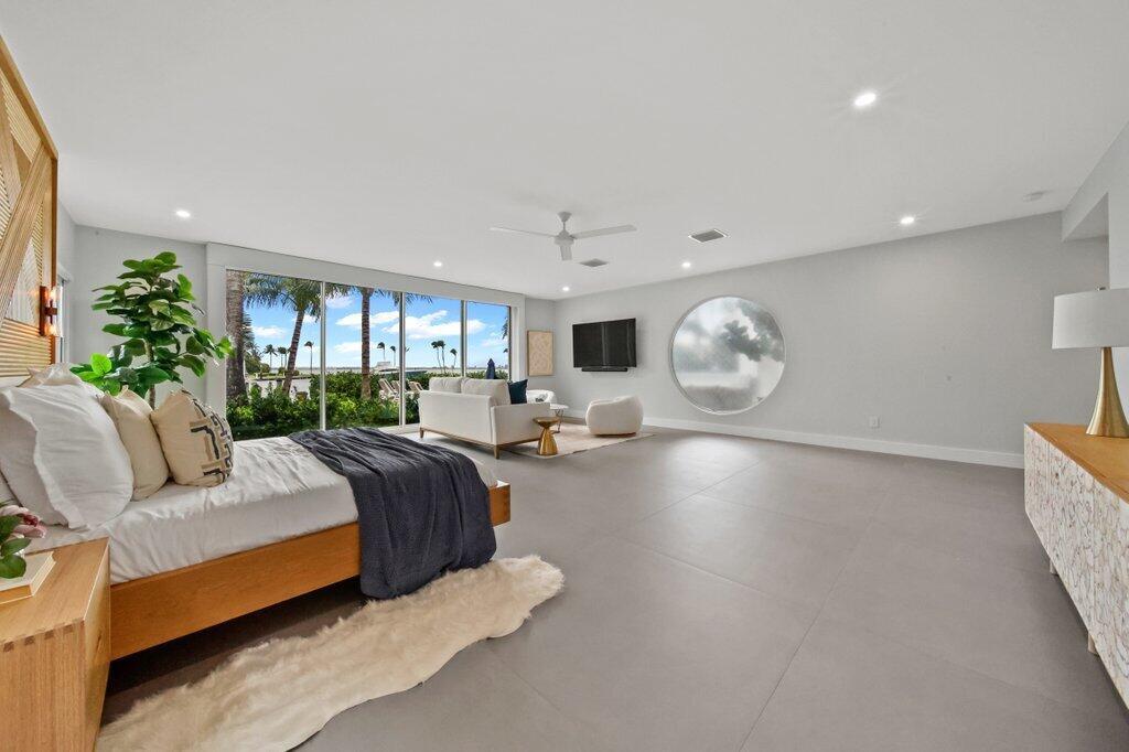 SAILFISH POINT - Residential