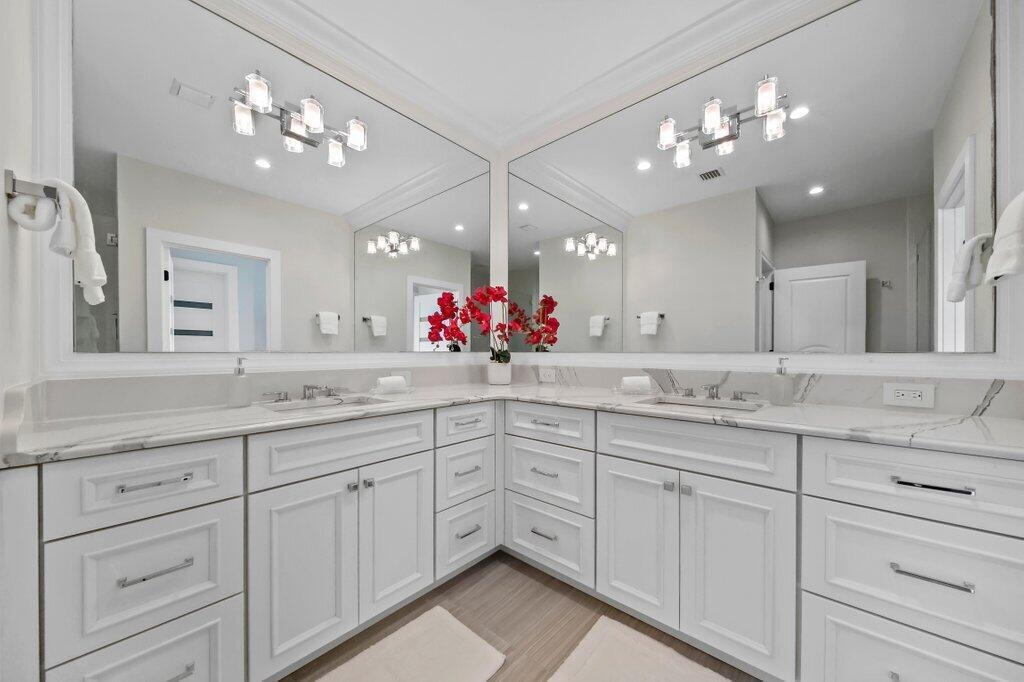 SAILFISH POINT - Residential